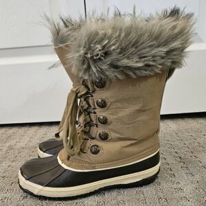 SPRING SALE | Juicy Couture Y2K Faux Fur Snow Boots Size 6 McBling